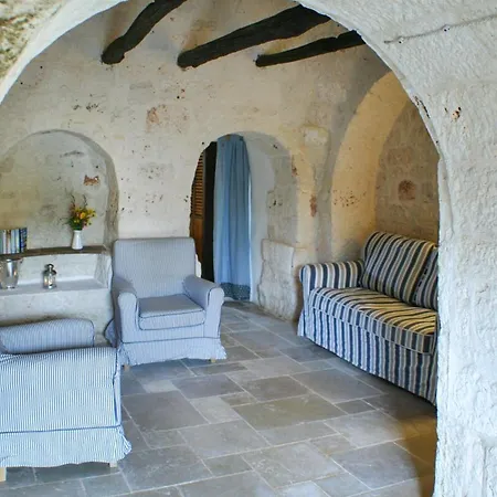 Villa Certosa Sleeps 4 With Pool